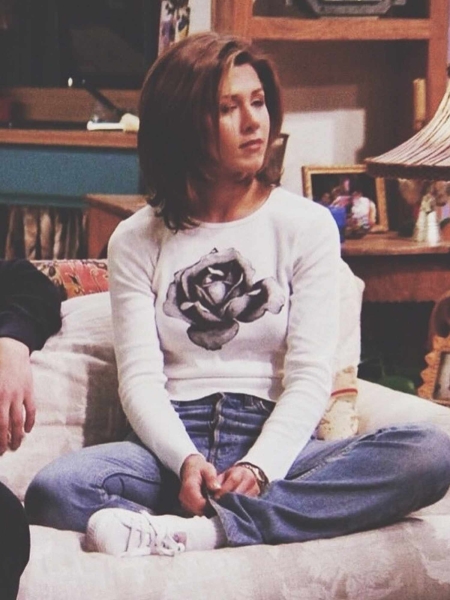 10 Rachel Green Outfits That Prove She's the Ultimate '90s Muse