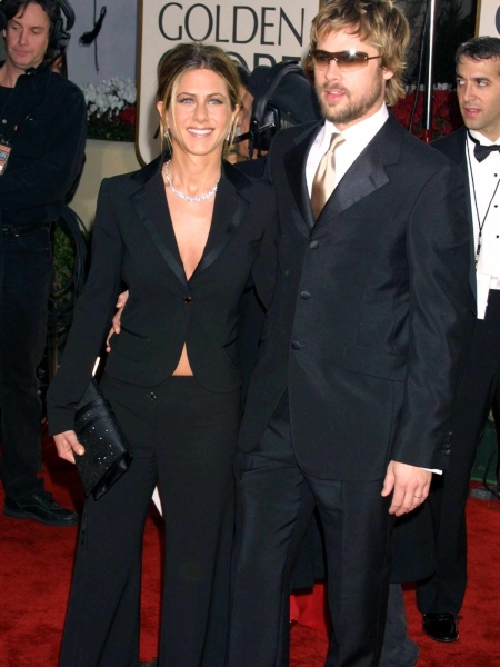 32 Iconic Jennifer Aniston Outfits That Embody Her LBD Aesthetic