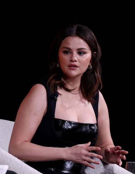 Selena Gomez's Barely There Manicure Has Spring Cleaning Energy
