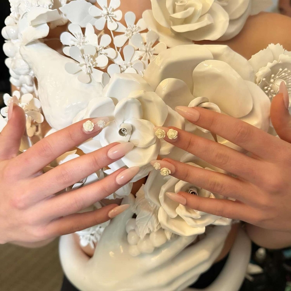 Sydney Sweeney's Sculptural Floral Manicure Turns Her Nails Into a Bouquet