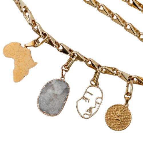 The Mixed Metals Jewelry Trend Will Spice Up Your Spring Wardrobe