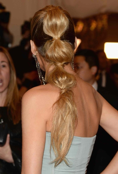 12 Bubble Ponytails That Elevate the Classic Style