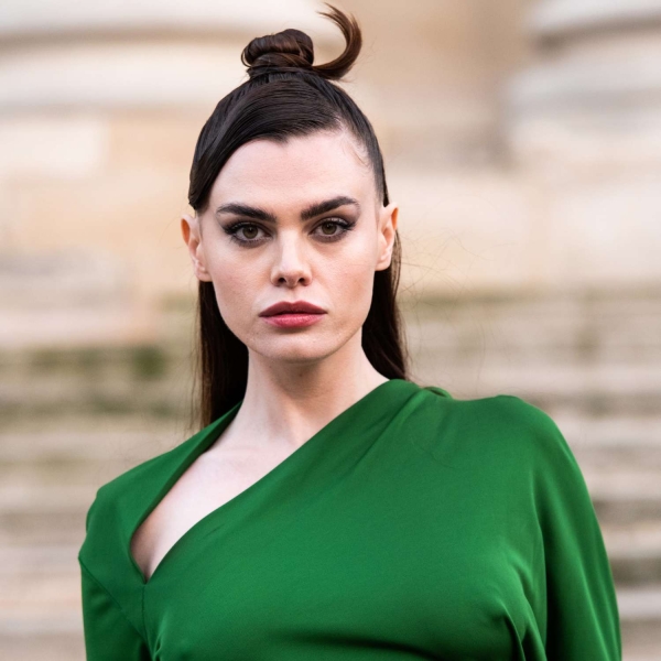 15 Half-Up, Half-Down Bun Hairstyles That Are Easy and Chic