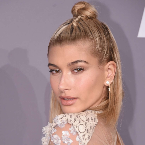 15 Half-Up, Half-Down Bun Hairstyles That Are Easy and Chic