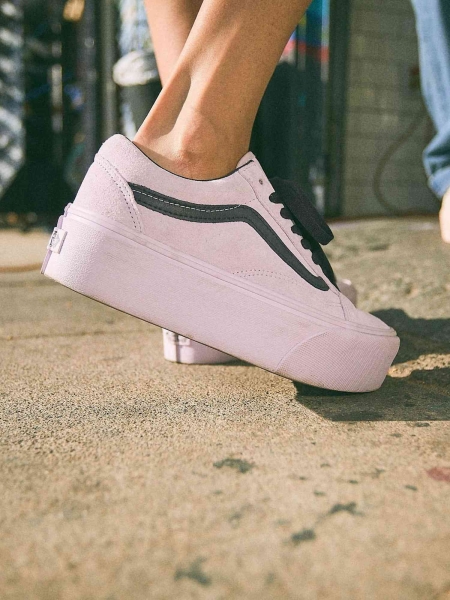 8 Summer 2024 Sneaker Trends That Will Heat Up Your Footwear Game