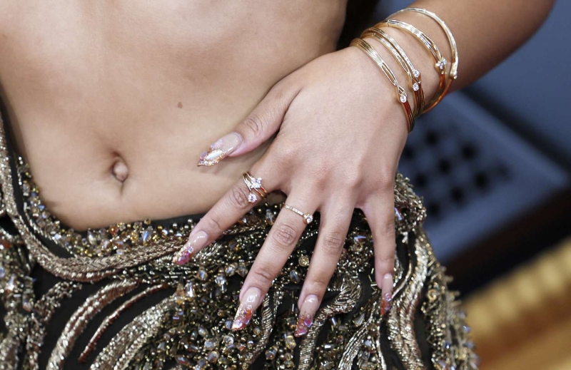 Chlöe Bailey Paired Her New Auburn Hair With Gem-Encrusted Nails at the Grammys