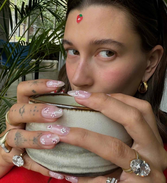 Hailey Bieber's Dainty Floral Manicure Is So Sweet For Summer