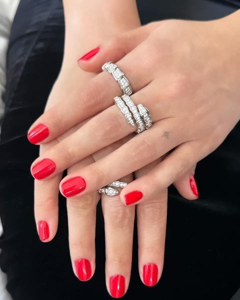 Selena Gomez's Classic Red Manicure Is Summer Perfection