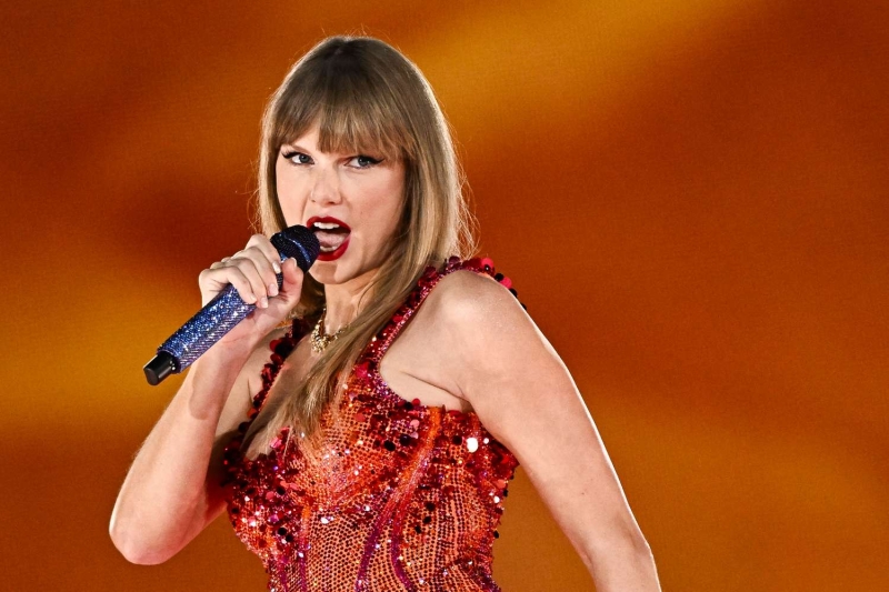 Taylor Swift's Latest Eras Tour Manicure Is Going Straight to Our Summer Mood Board