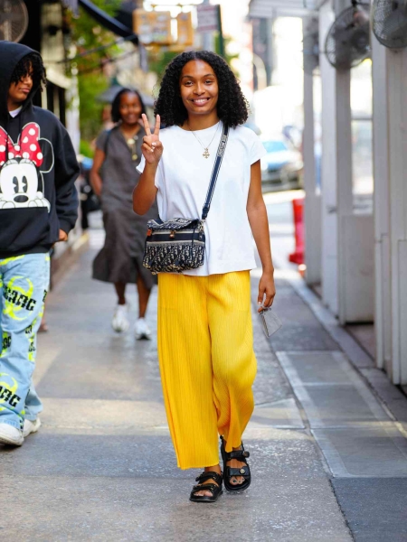 12 Birkenstock Outfit Ideas to Adapt the Comfy Sandals to Any Occasion