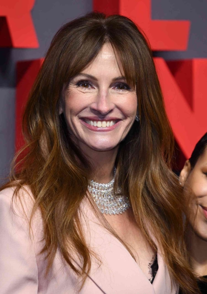 Julia Roberts Just Went Bright Blonde For Summer