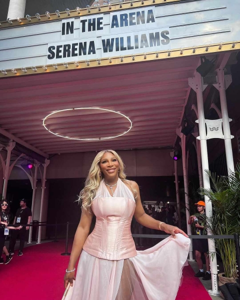 Serena Williams' Gold French Manicure Is the Perfect Summer Nail Inspo