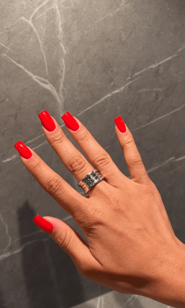 Zendaya's Summer Manicure Is Unexpectedly Bright