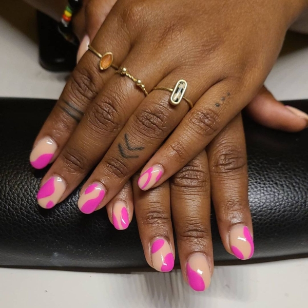 10 Round French Manicure Ideas to Try, From Classic to Colorful