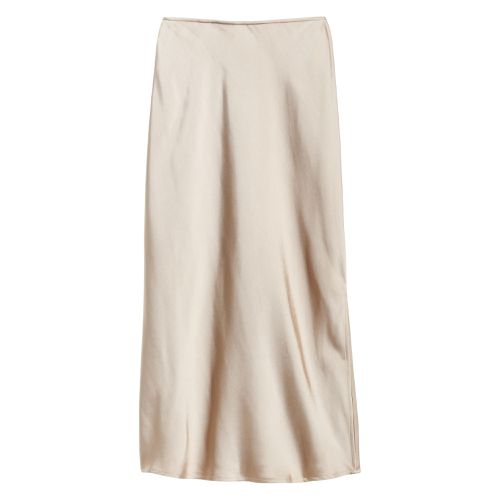 11 Satin Skirt Outfits That Refresh This Modern Style Staple