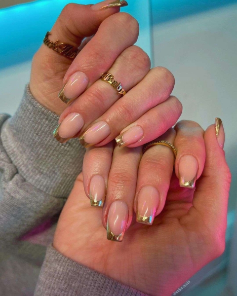 13 Simple Coffin Nail Ideas That Are Timeless and Chic