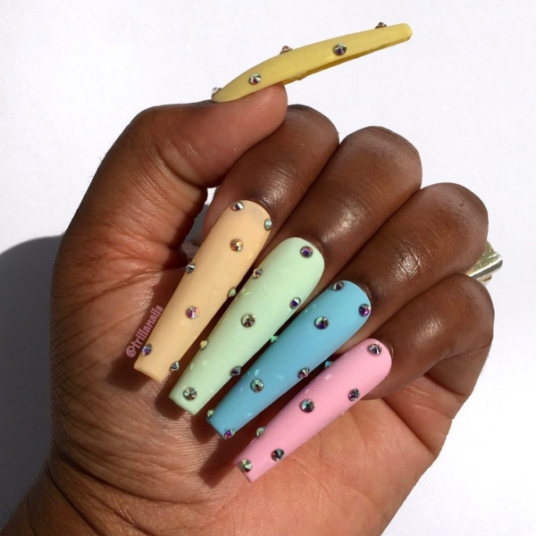 13 Simple Coffin Nail Ideas That Are Timeless and Chic