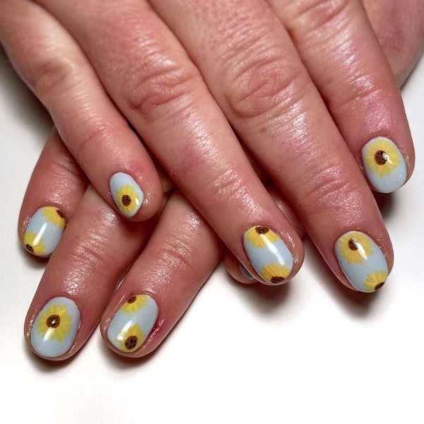 15 Sunflower Nail Art Ideas Perfect for the End of Summer