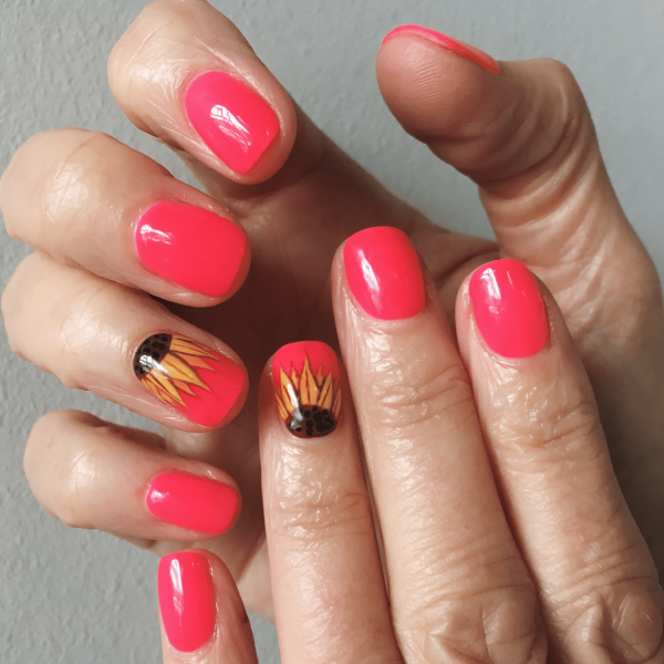 15 Sunflower Nail Art Ideas Perfect for the End of Summer