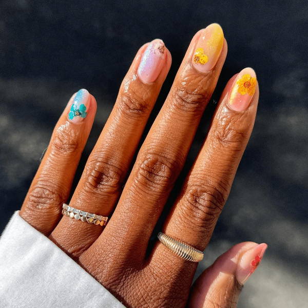 15 Sunflower Nail Art Ideas Perfect for the End of Summer