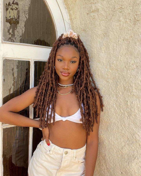 17 Protective Hairstyles for Vacation That Are Effortless and Elegant