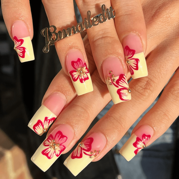 20 Hibiscus Nail Ideas For a Perfectly Y2K Summer Mani