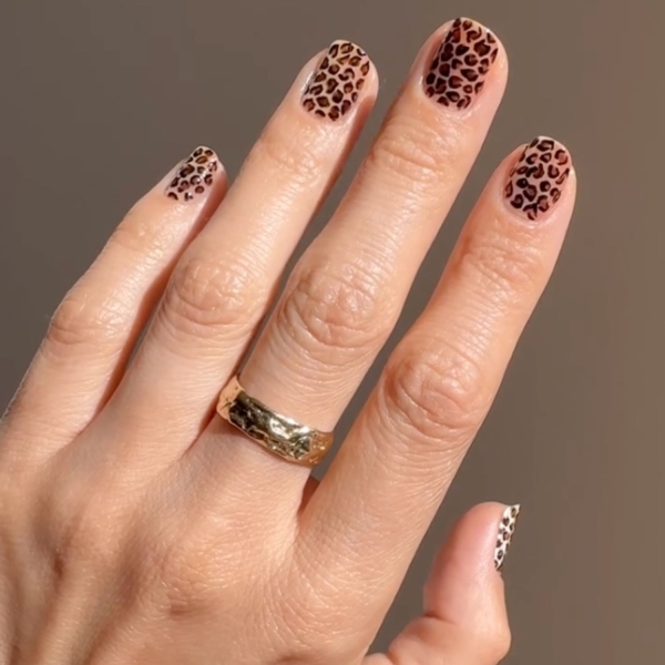 20 September Nail Ideas For a Short and Sweet Mani