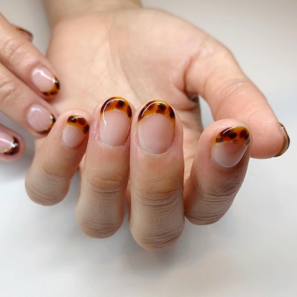 20 September Nail Ideas For a Short and Sweet Mani