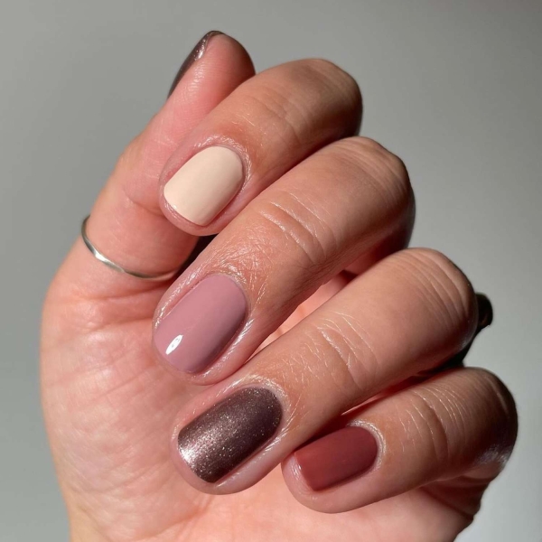 20 September Nail Ideas For a Short and Sweet Mani