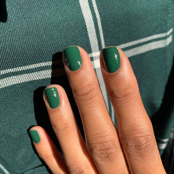 20 September Nail Ideas For a Short and Sweet Mani