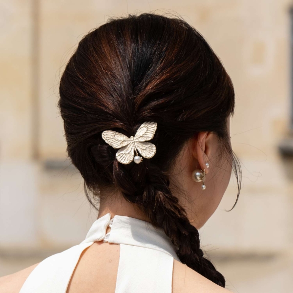 30 Hair Accessory Ideas That Spice Up Any Style