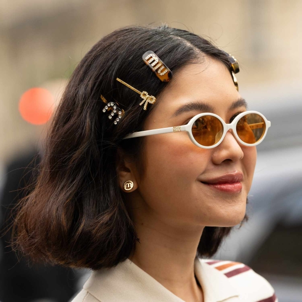 30 Hair Accessory Ideas That Spice Up Any Style