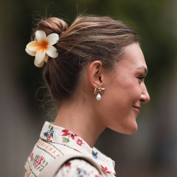 30 Hair Accessory Ideas That Spice Up Any Style