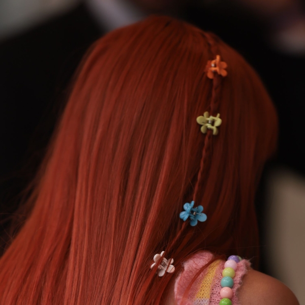 30 Hair Accessory Ideas That Spice Up Any Style