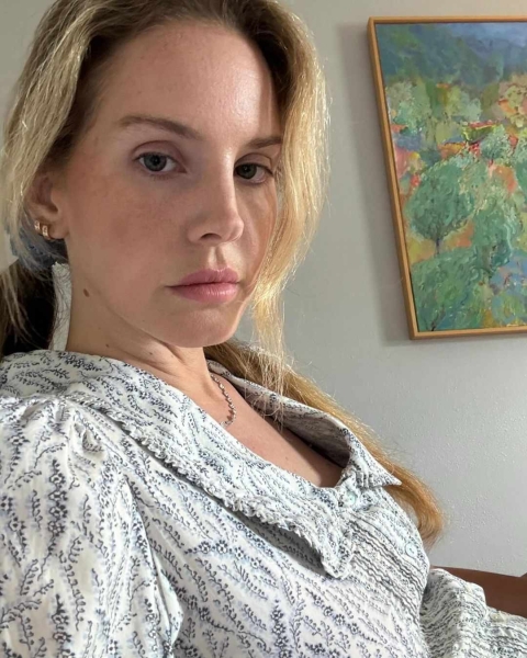 Lana Del Rey's Summer Manicure Is A Coquette Dream