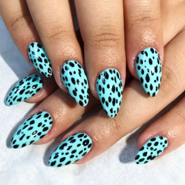 16 Short Stiletto Nail Ideas That Make a Pretty Point