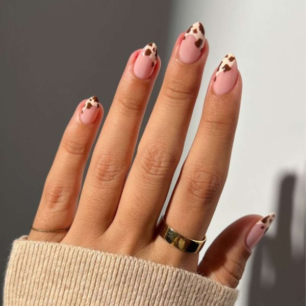 16 Short Stiletto Nail Ideas That Make a Pretty Point