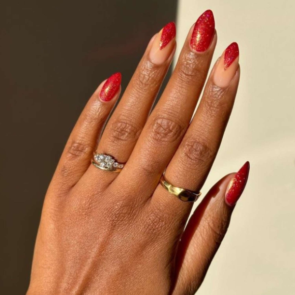 16 Short Stiletto Nail Ideas That Make a Pretty Point