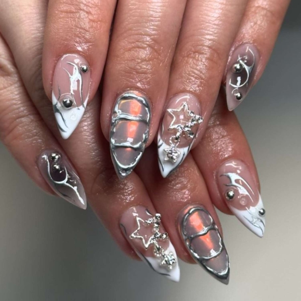 16 Short Stiletto Nail Ideas That Make a Pretty Point