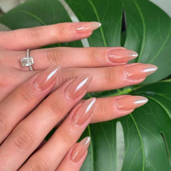 16 Short Stiletto Nail Ideas That Make a Pretty Point