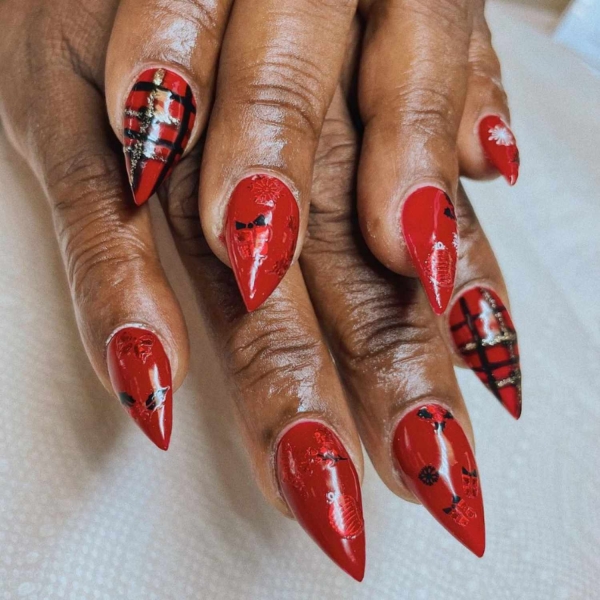 16 Short Stiletto Nail Ideas That Make a Pretty Point