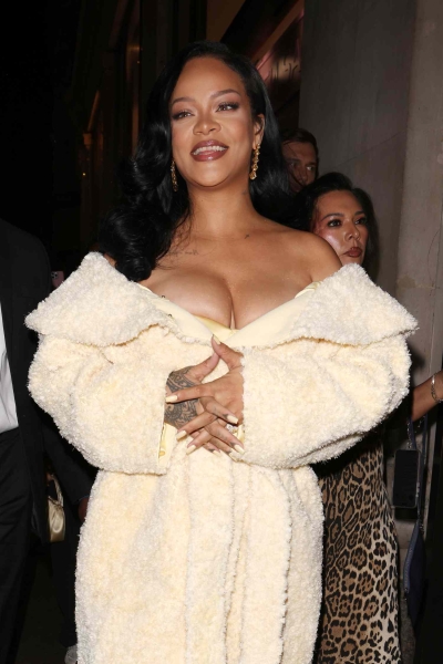 Rihanna Just Brought the Butter Yellow Nail Trend Into Fall